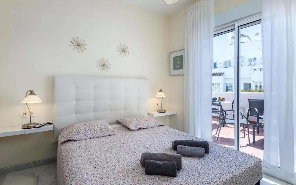 Homestay Valle Romano 4-8 Apartment Estepona
